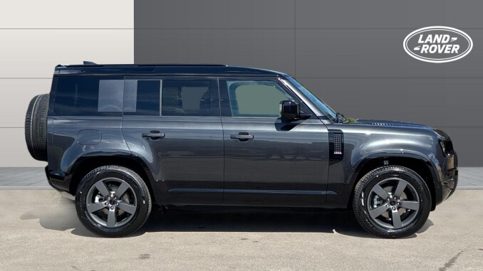 Land Rover Defender 3.0 D250 X-Dynamic SE 110 5dr Auto Diesel Estate - Image 5